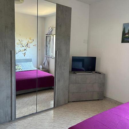 Monolocale Rosy Apartment Fiumicino Luaran gambar