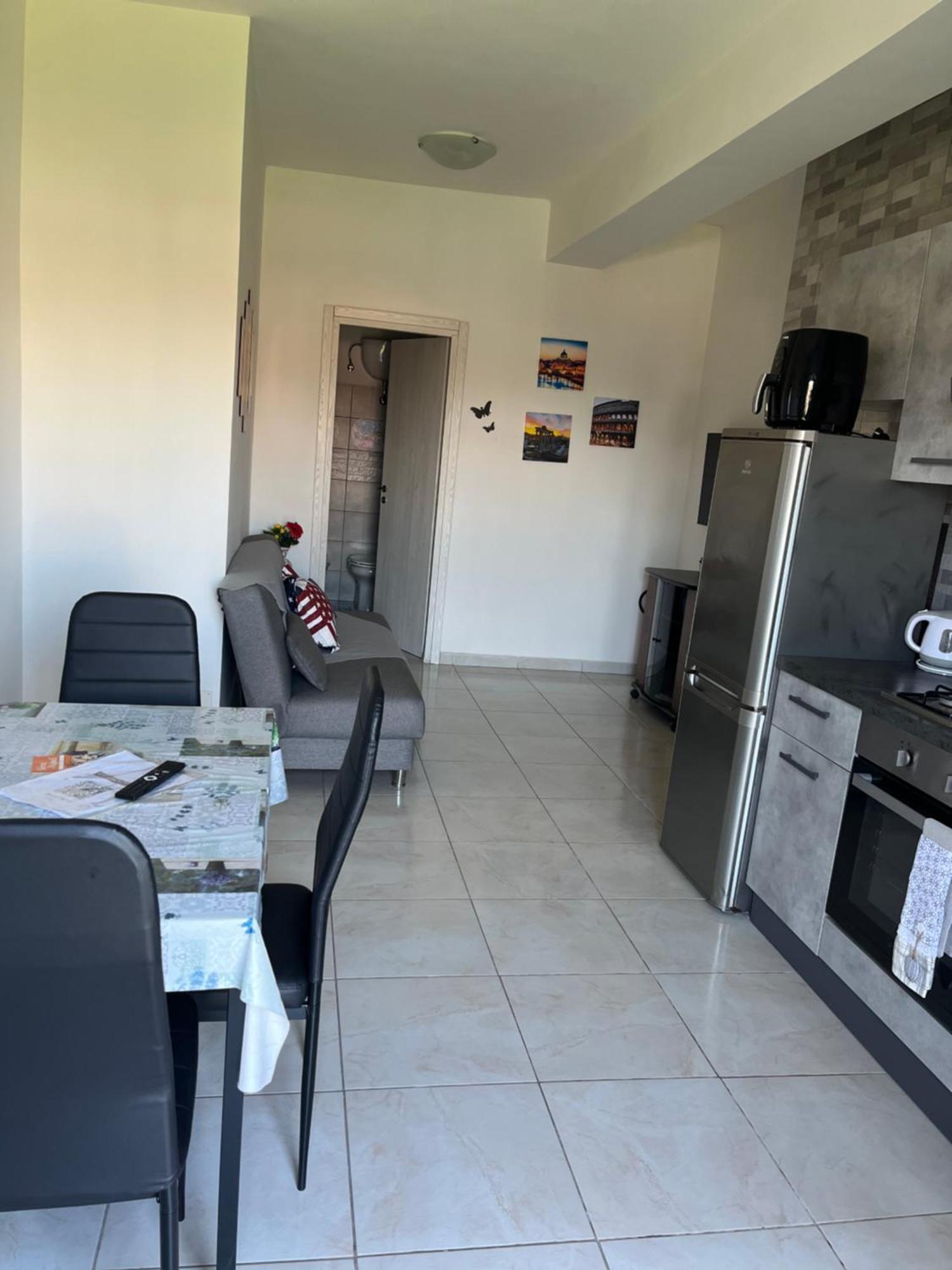 Monolocale Rosy Apartment Fiumicino Luaran gambar