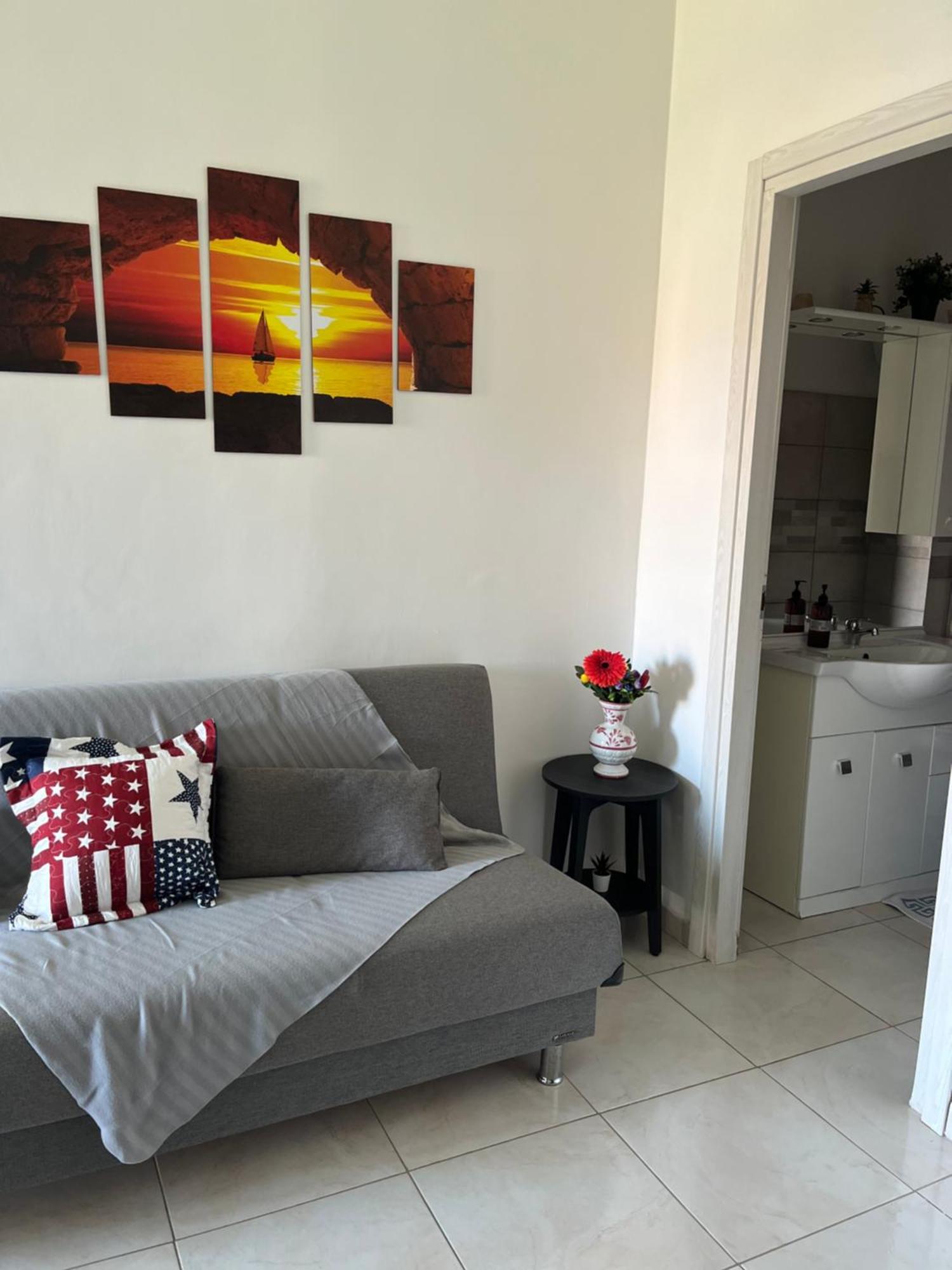 Monolocale Rosy Apartment Fiumicino Luaran gambar